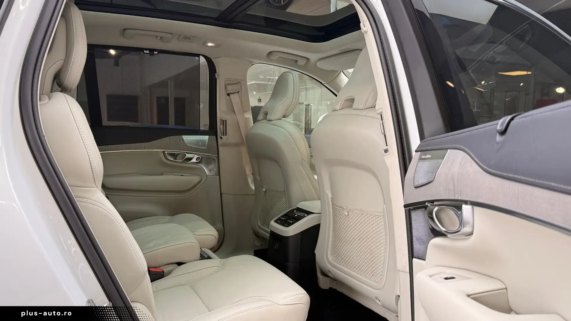Volvo XC90 Ultimate Bright  Pano HuD B&W Massage FourC