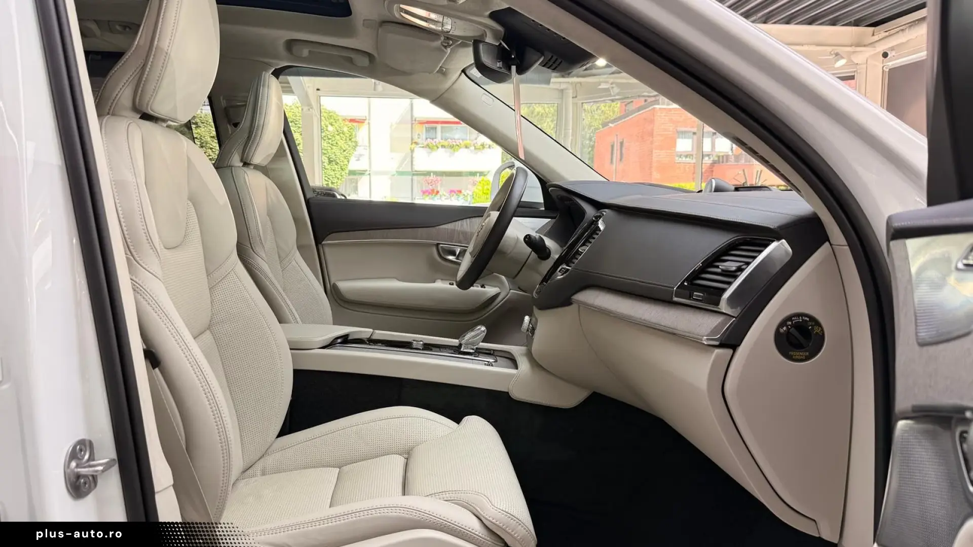 Volvo XC90 Ultimate Bright  Pano HuD B&W Massage FourC