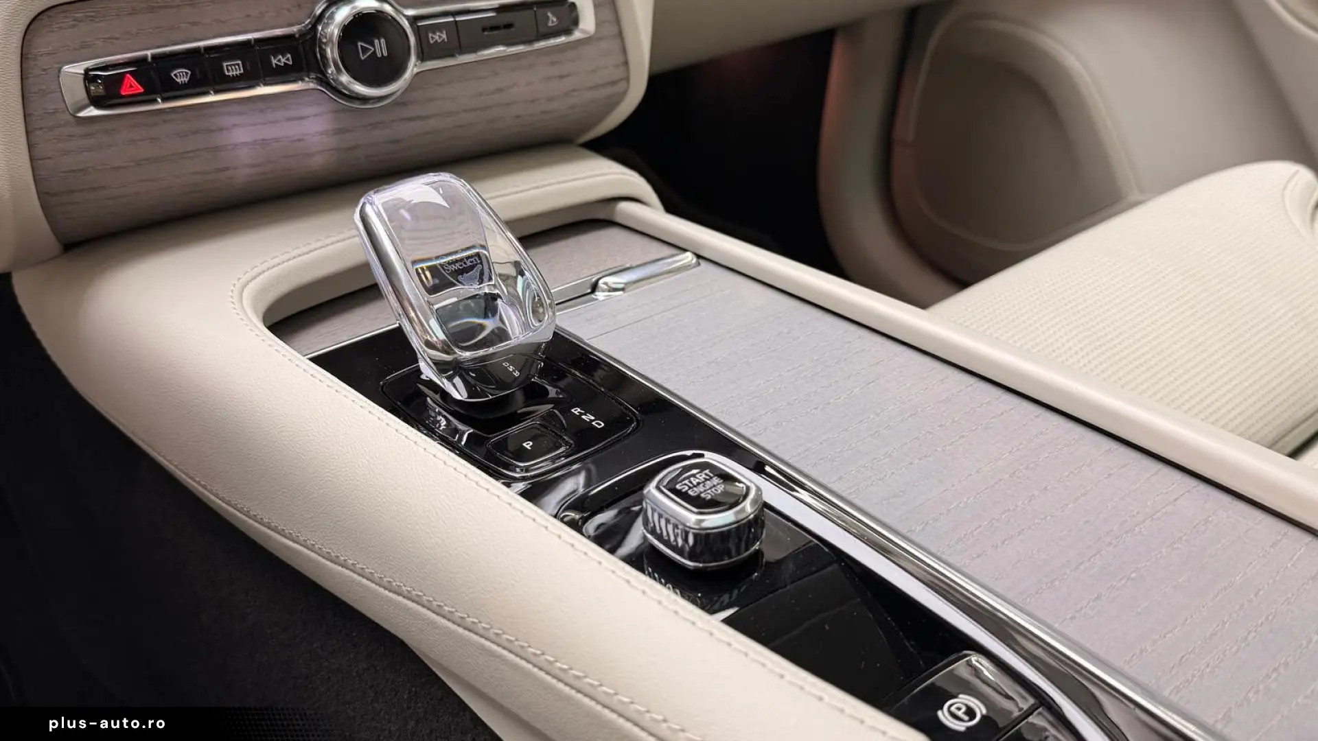 Volvo XC90 Ultimate Bright  Pano HuD B&W Massage FourC
