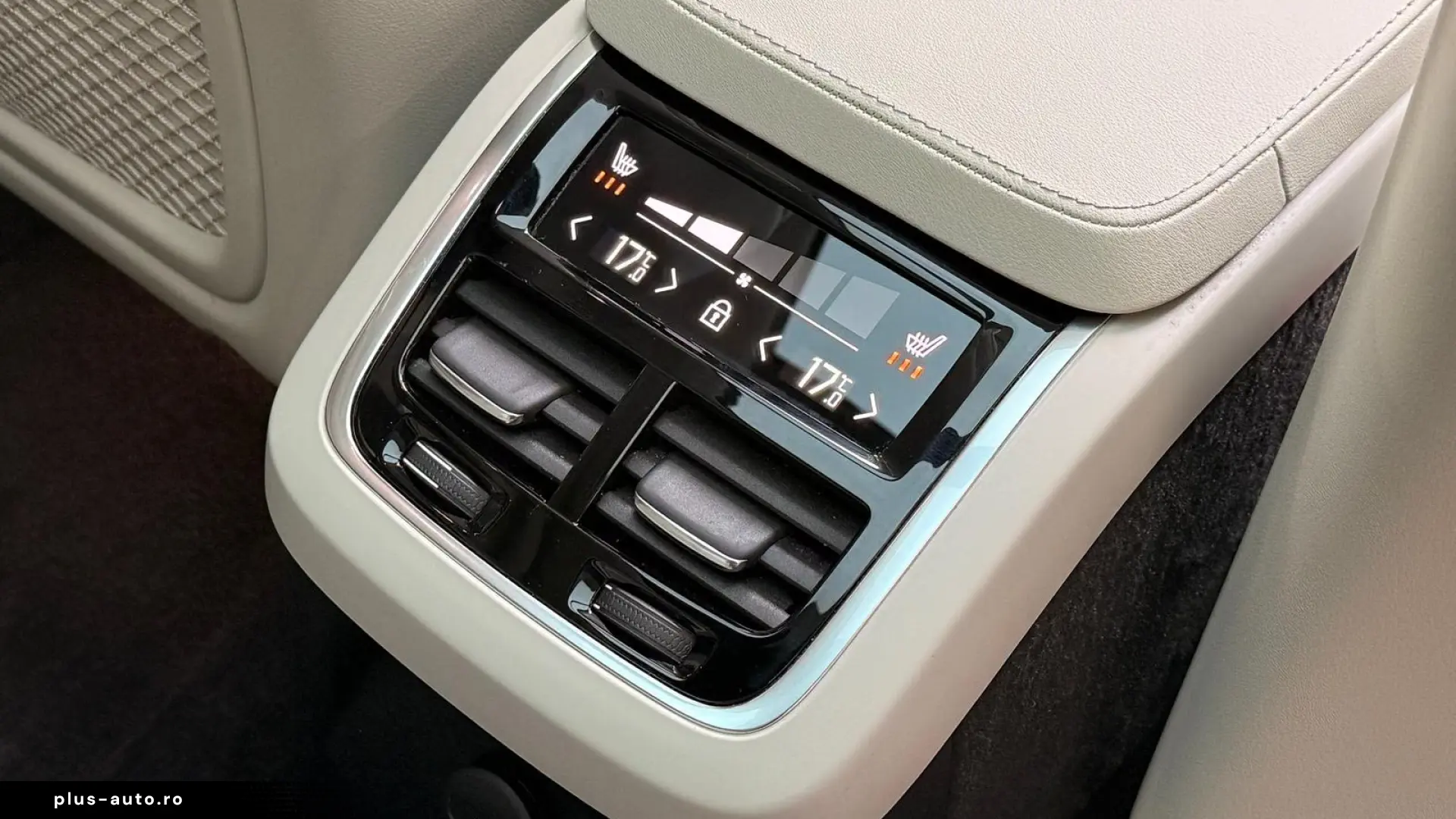 Volvo XC90 Ultimate Bright  Pano HuD B&W Massage FourC