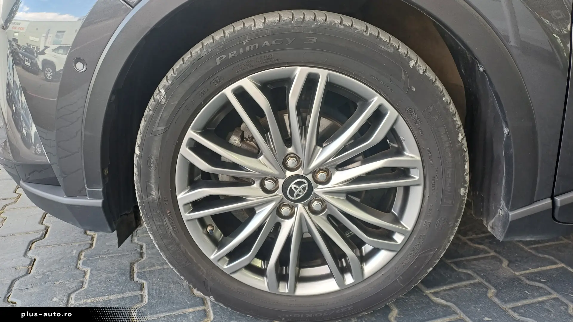 Toyota C-HR 2 0 Hybrid C-ULT CVT