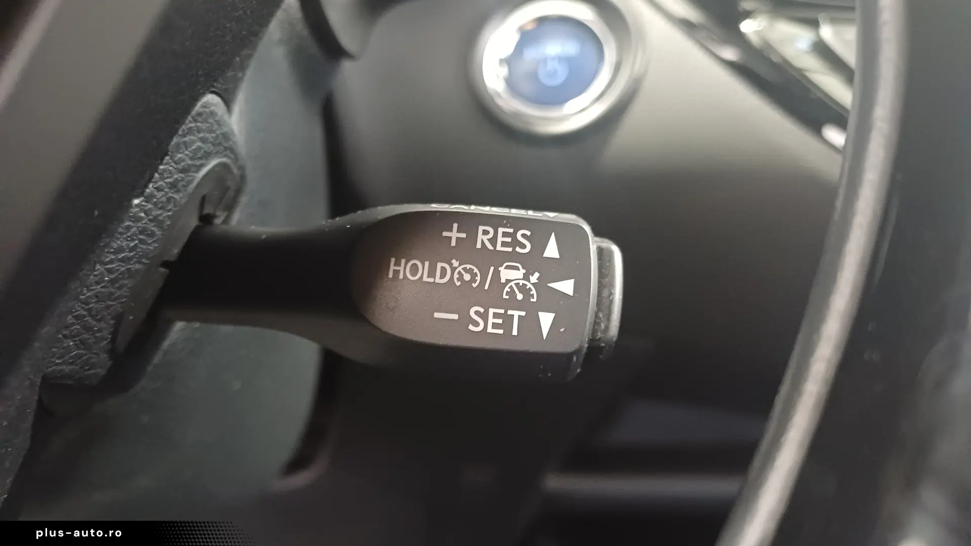 Toyota C-HR 2 0 Hybrid C-ULT CVT