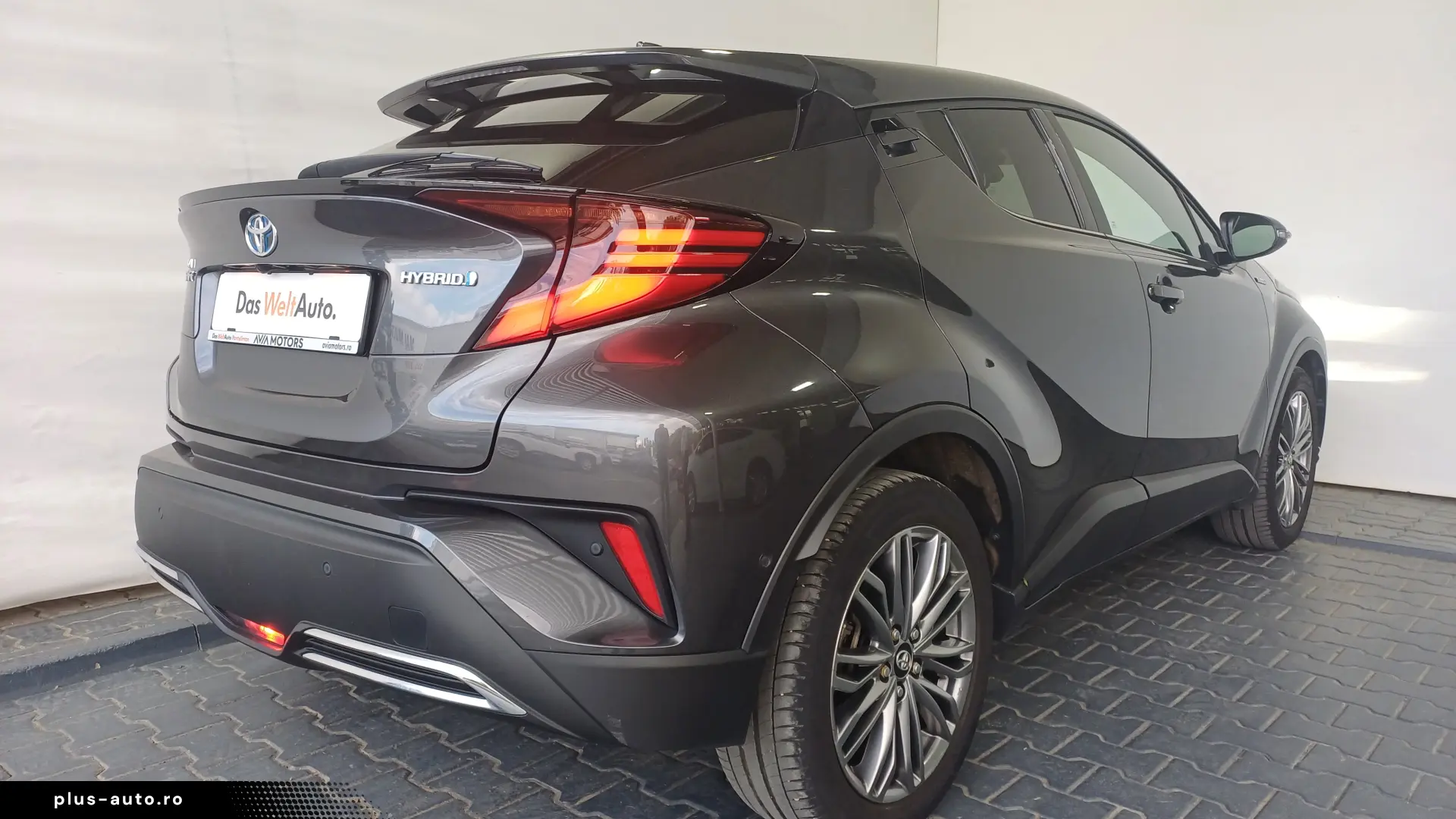 Toyota C-HR 2 0 Hybrid C-ULT CVT