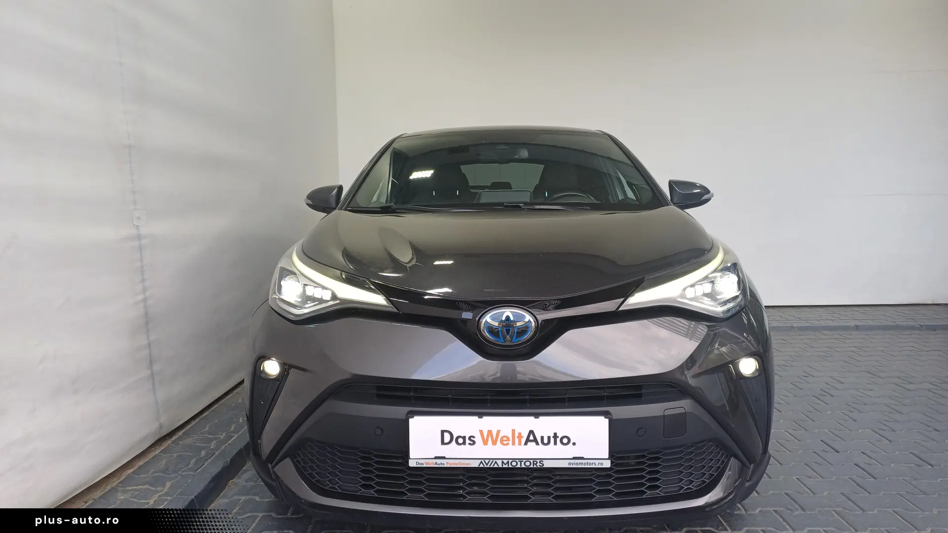 Toyota C-HR 2 0 Hybrid C-ULT CVT