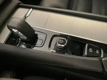 Volvo XC 90 Plus Bright AWD ACC Pano 360 H&K Keyl Memo