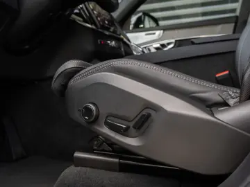 Volvo XC90 2.0 T8 Plug-in hybrid AWD Ultra Dark