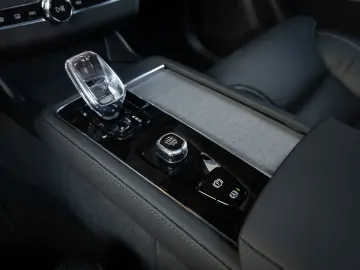 Volvo XC90 2.0 T8 Plug-in hybrid AWD Ultra Dark