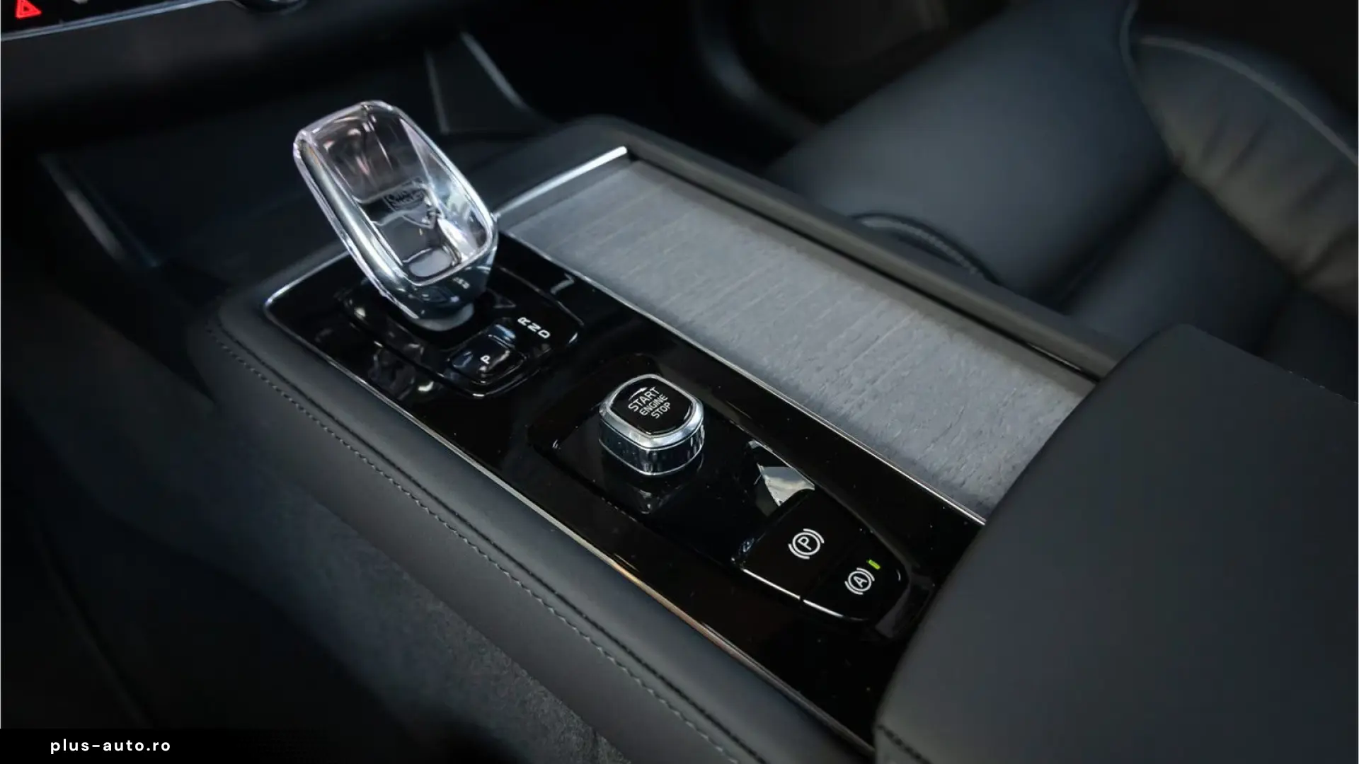 Volvo XC90 2.0 T8 Plug-in hybrid AWD Ultra Dark