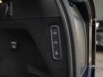 Volvo XC90 2.0 T8 Plug-in hybrid AWD Ultra Dark