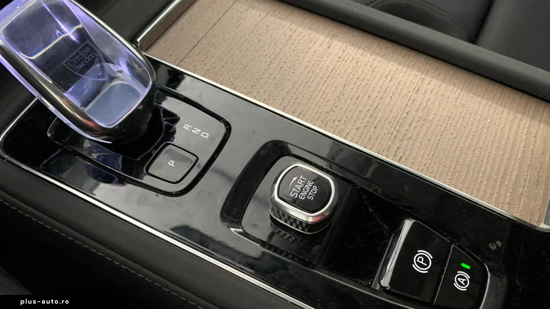 Volvo XC90 T8 PHEV FACELIFT Plus Dark 21  PANO STANDHz