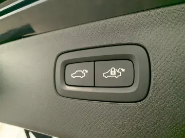 Volvo XC90 T8 PHEV FACELIFT Plus Dark 21  PANO STANDHz