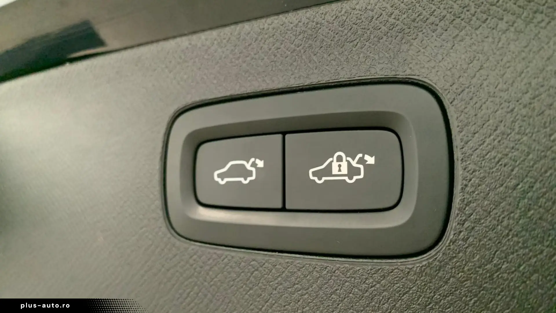 Volvo XC90 T8 PHEV FACELIFT Plus Dark 21  PANO STANDHz