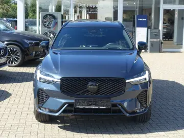 Volvo XC60 Black Edition Ultra B5 AWD AHK B&W Pano HUD