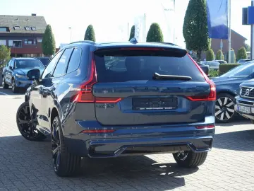 Volvo XC60 Black Edition Ultra B5 AWD AHK B&W Pano HUD