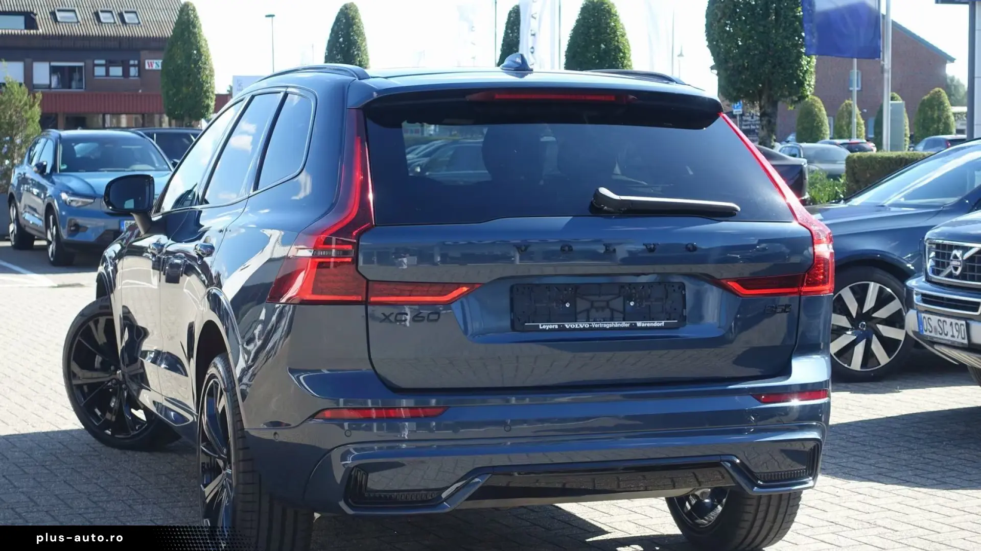 Volvo XC60 Black Edition Ultra B5 AWD AHK B&W Pano HUD