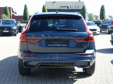 Volvo XC60 Black Edition Ultra B5 AWD AHK B&W Pano HUD