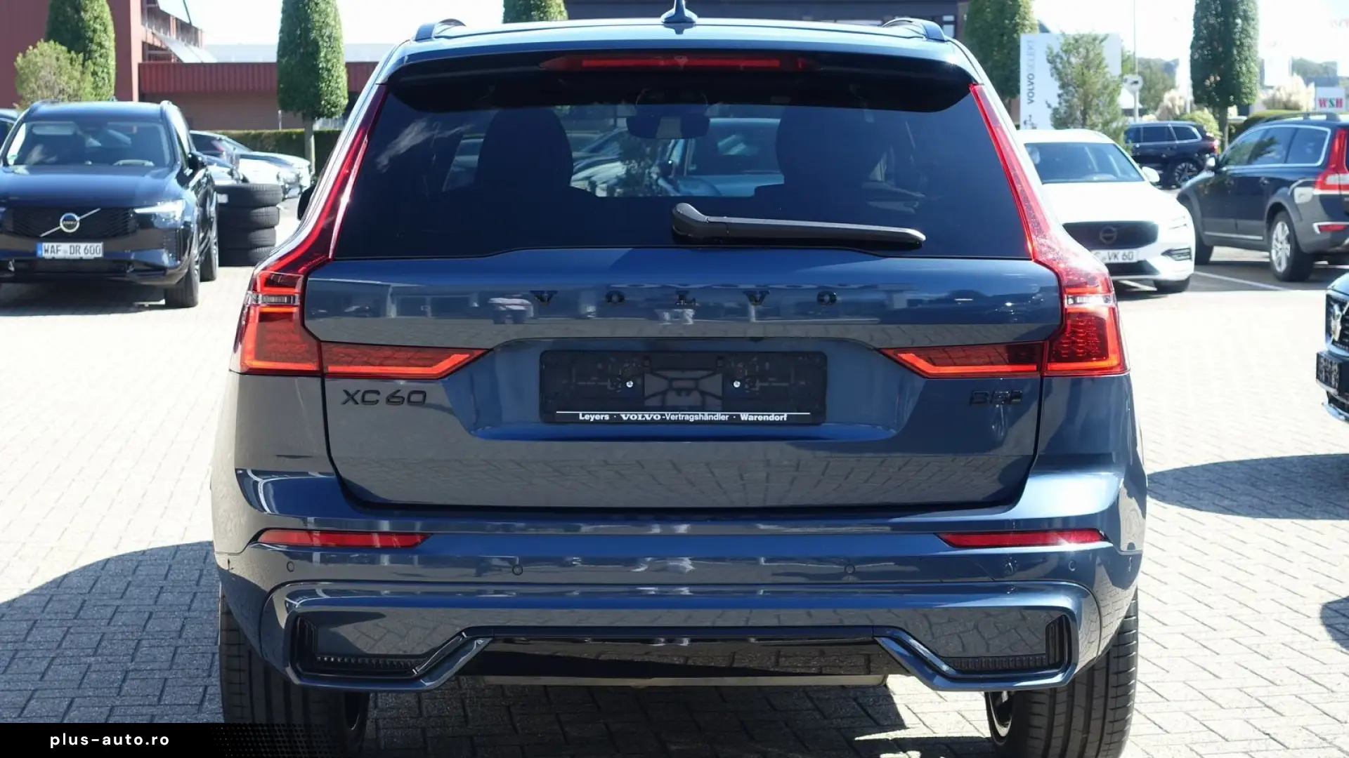 Volvo XC60 Black Edition Ultra B5 AWD AHK B&W Pano HUD