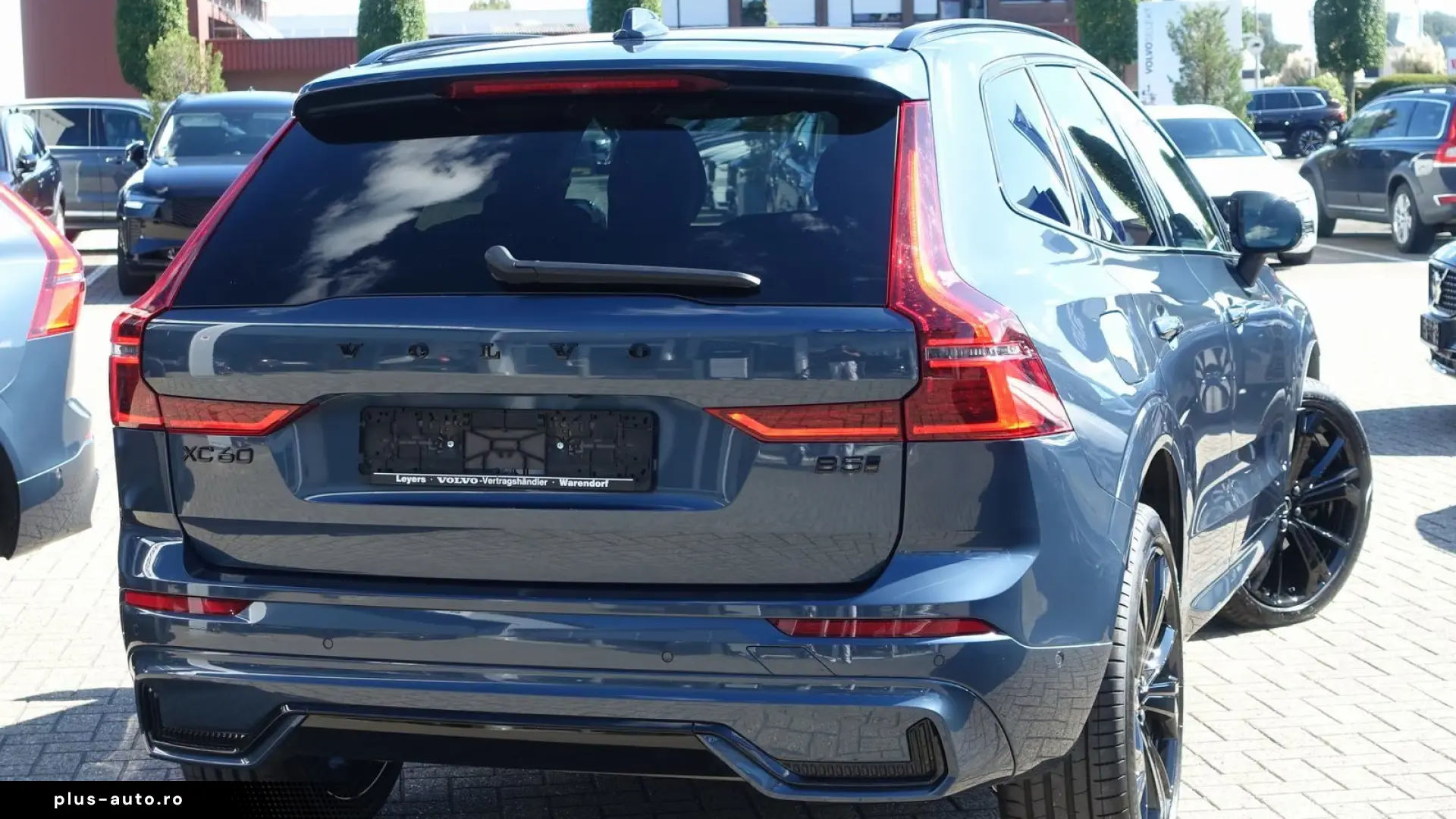 Volvo XC60 Black Edition Ultra B5 AWD AHK B&W Pano HUD
