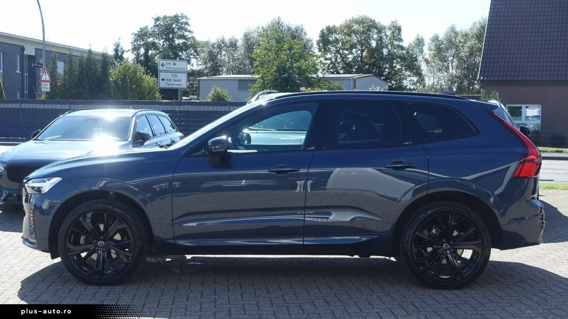 Volvo XC60 Black Edition Ultra B5 AWD AHK B&W Pano HUD