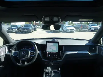Volvo XC60 Black Edition Ultra B5 AWD AHK B&W Pano HUD