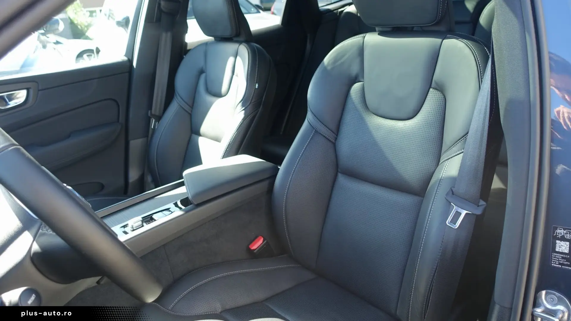 Volvo XC60 Black Edition Ultra B5 AWD AHK B&W Pano HUD