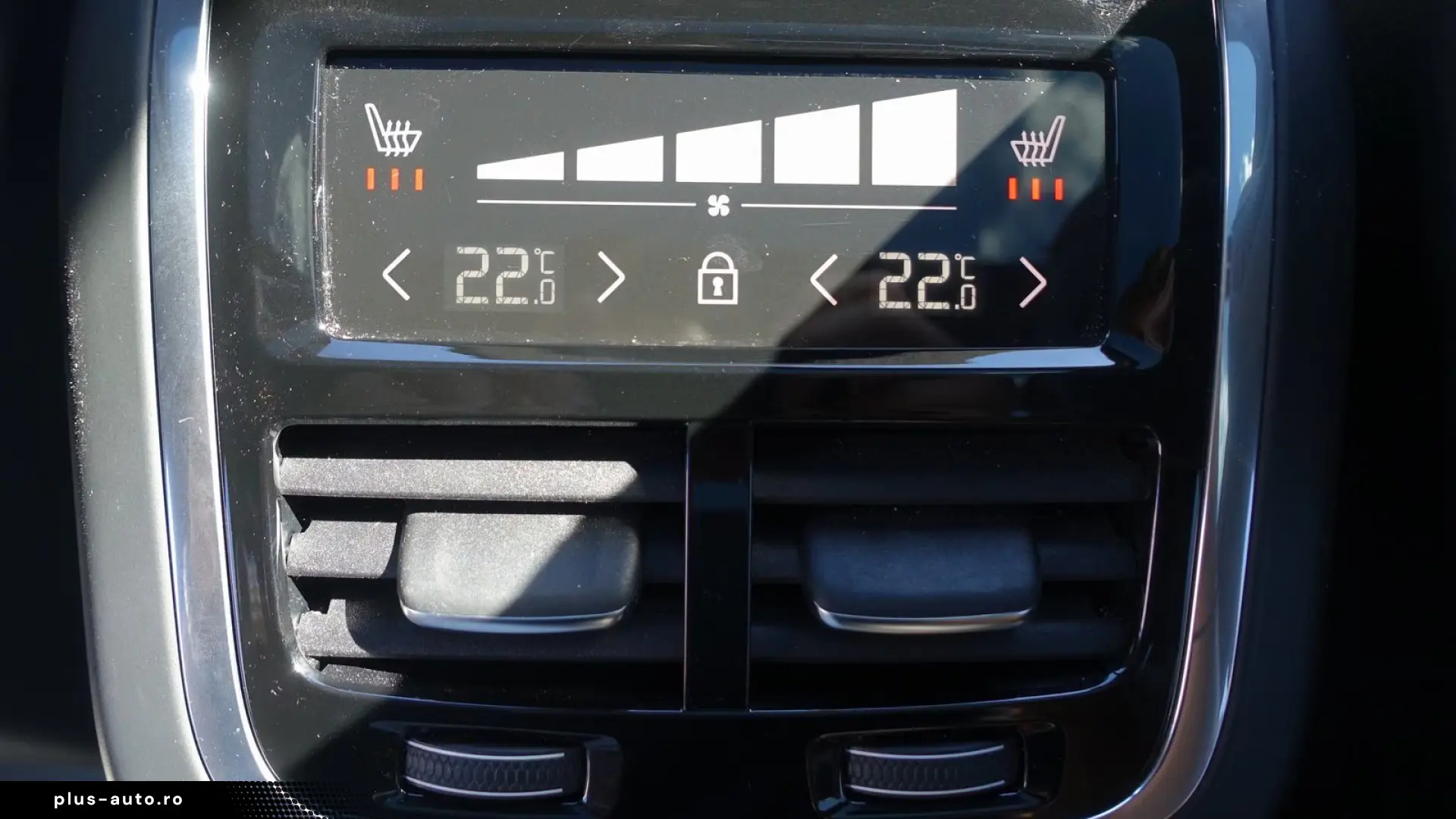 Volvo XC60 Black Edition Ultra B5 AWD AHK B&W Pano HUD