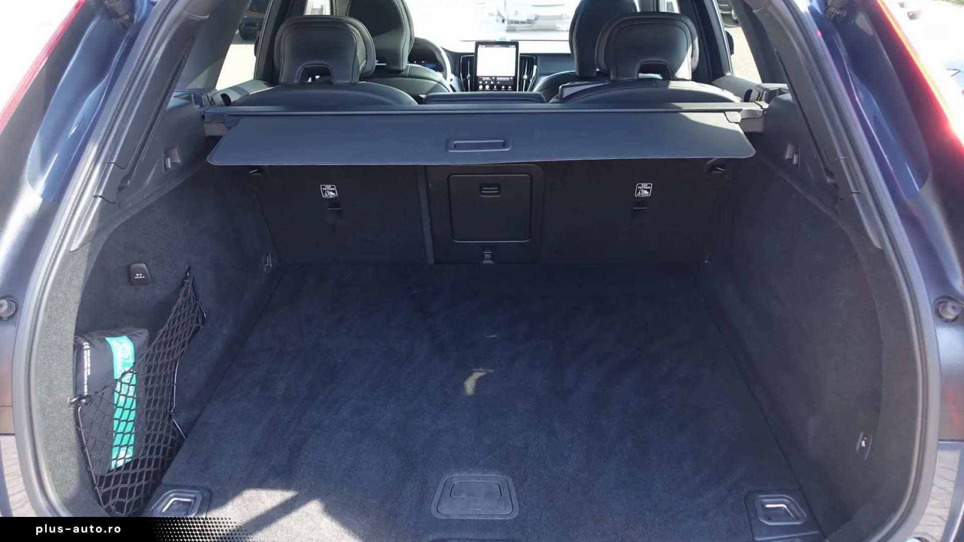Volvo XC60 Black Edition Ultra B5 AWD AHK B&W Pano HUD