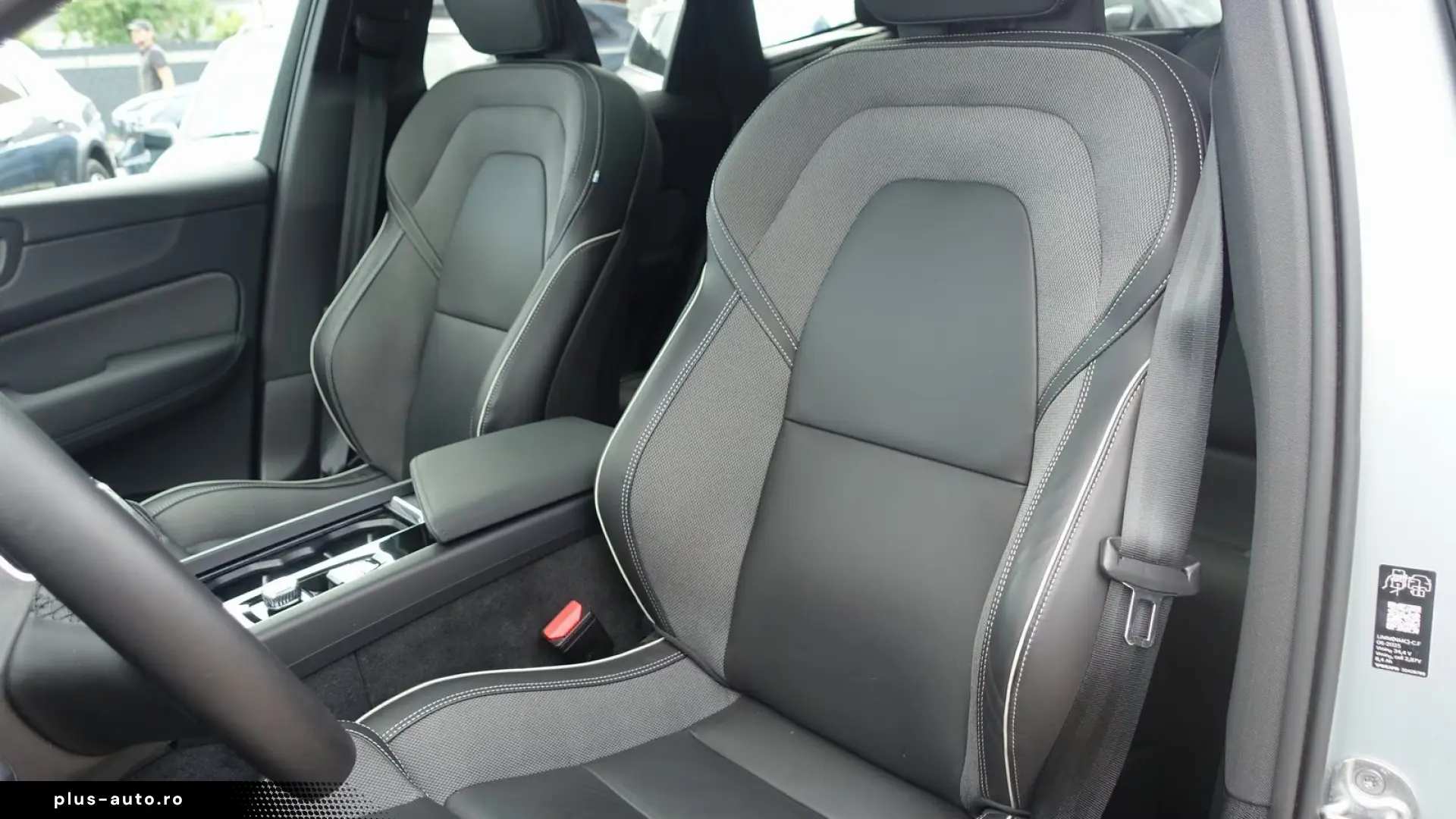 Volvo XC60 Black Edition Plus  B5 AWD Mild-Hybrid
