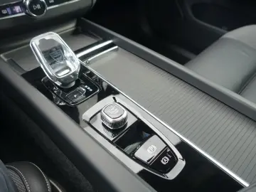 Volvo XC60 Black Edition Plus  B5 AWD Mild-Hybrid