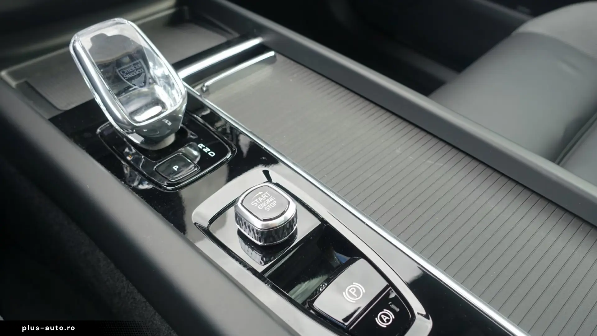 Volvo XC60 Black Edition Plus  B5 AWD Mild-Hybrid