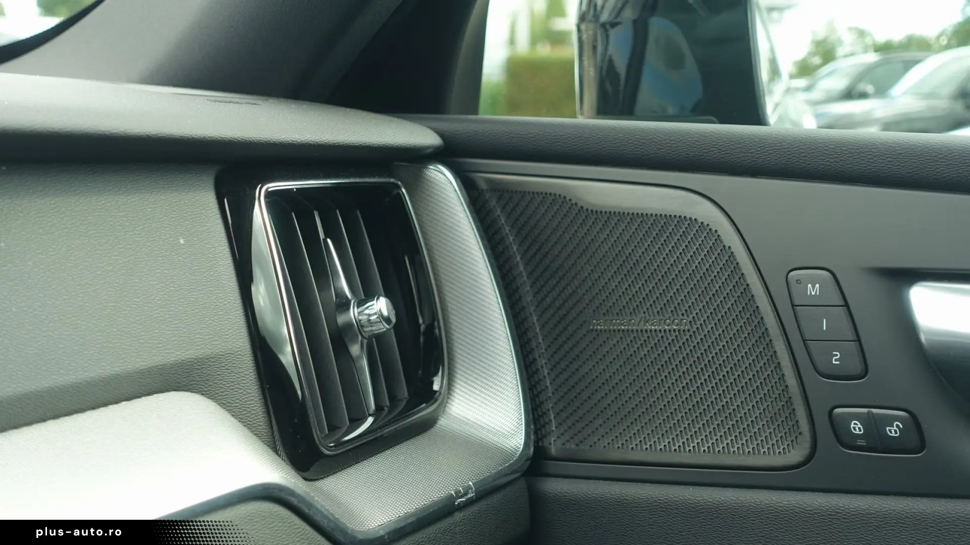 Volvo XC60 Black Edition Plus  B5 AWD Mild-Hybrid