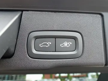 Volvo XC60 Black Edition Plus  B5 AWD Mild-Hybrid
