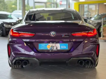 BMW M8 Competition B&W Carbon Individual