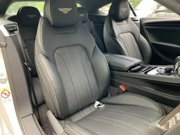 BENTLEY New Continental GT V8 Hybrid Black Edition