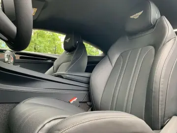 BENTLEY New Continental GT V8 Hybrid Black Edition