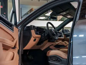 PORSCHE Cayenne Coupé E-Hybrid - SportDesign - Passenger