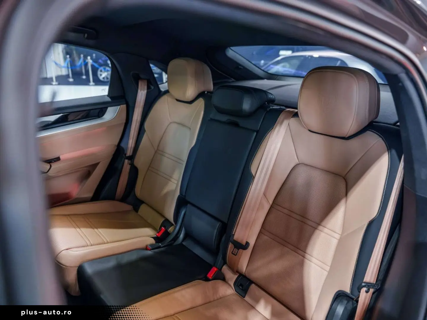 PORSCHE Cayenne Coupé E-Hybrid - SportDesign - Passenger