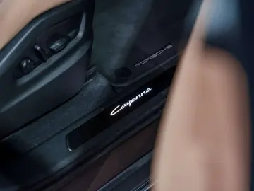 PORSCHE Cayenne Coupé E-Hybrid - SportDesign - Passenger