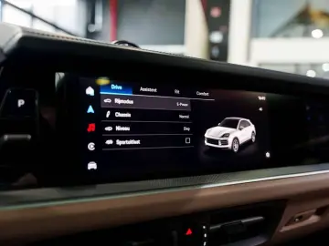 PORSCHE Cayenne Coupé E-Hybrid - SportDesign - Passenger