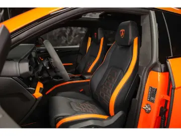 LAMBORGHINI Urus SE - ARANCIO EGON