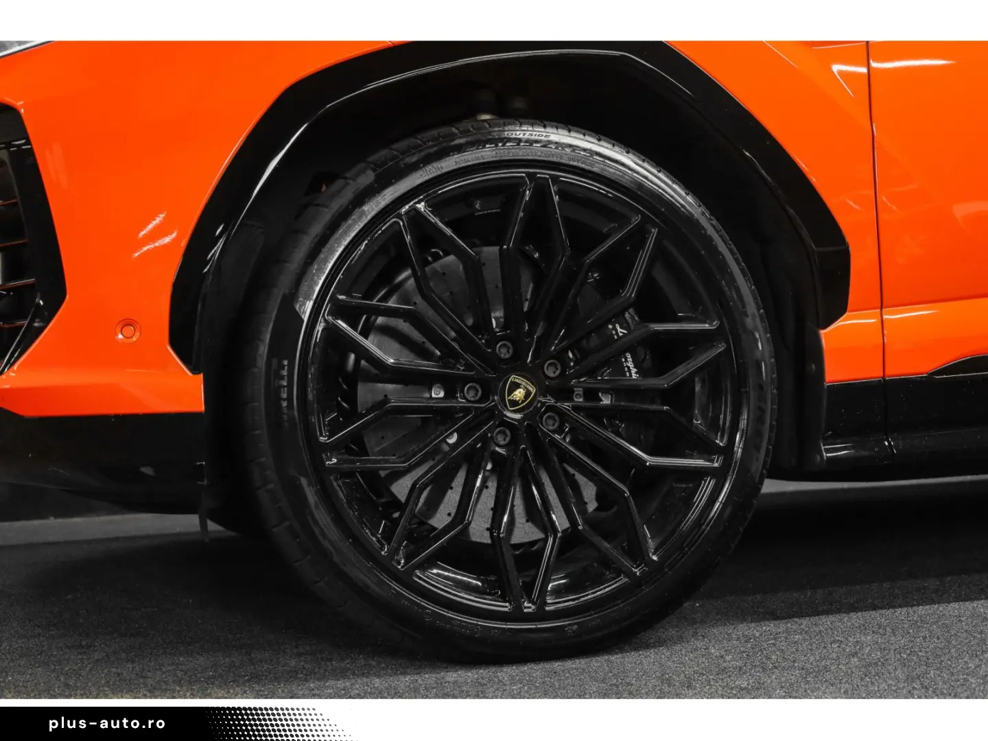 LAMBORGHINI Urus SE - ARANCIO EGON