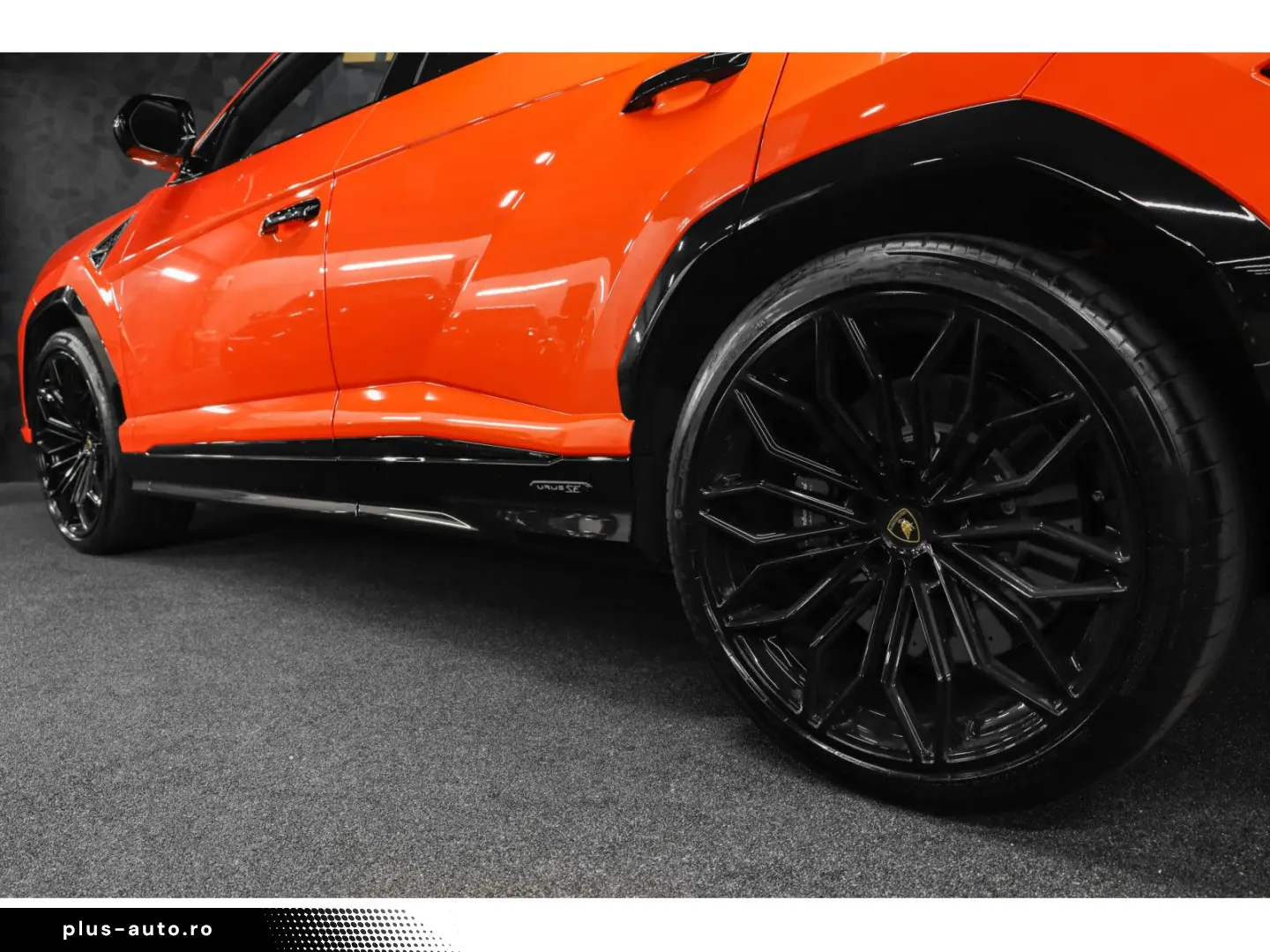 LAMBORGHINI Urus SE - ARANCIO EGON