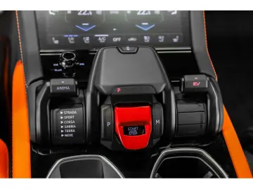 LAMBORGHINI Urus SE - ARANCIO EGON