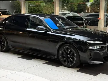 BMW 750 e xDr M Sport Pano-SKY Aut-Türen B&W