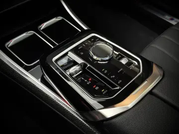 BMW 750 e xDr M Sport Pano-SKY Aut-Türen B&W