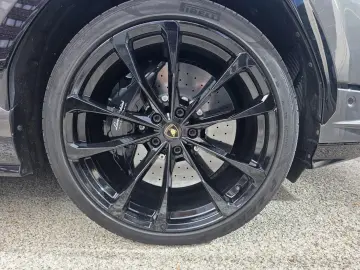 LAMBORGHINI Urus S 4.0 V8 Bang&Olufsen Head Up Pano Garantie