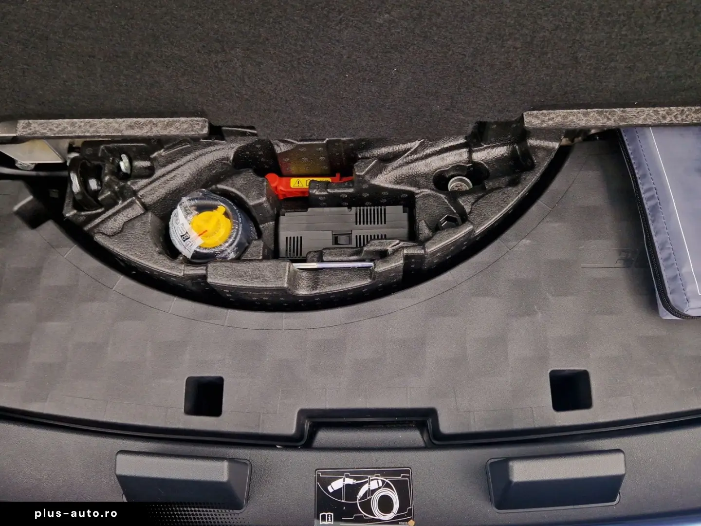 PORSCHE Cayenne E-Hybrid Pano SoftC ACC 360 HuD Bose 14w