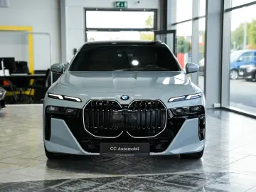 BMW 740xd M SPORT PRO Rear Interior SkyLounge