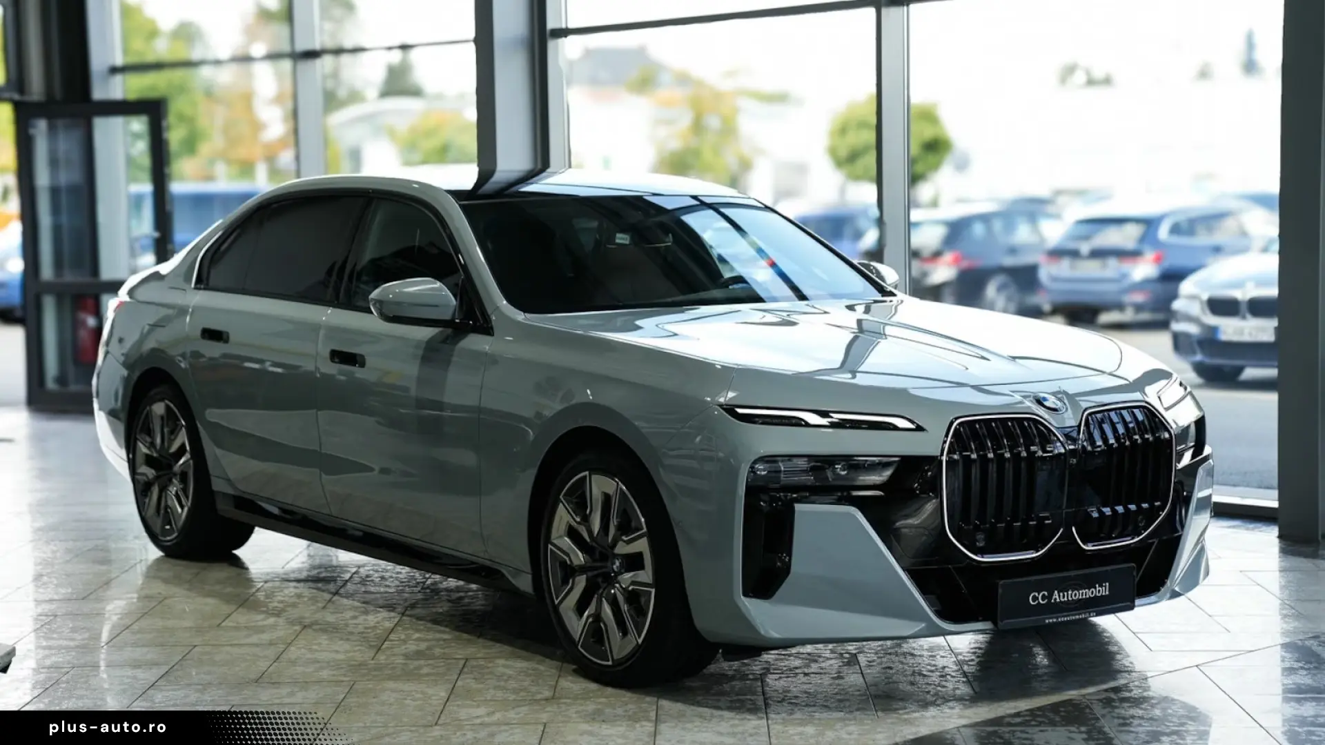 BMW 740xd M SPORT PRO Rear Interior SkyLounge