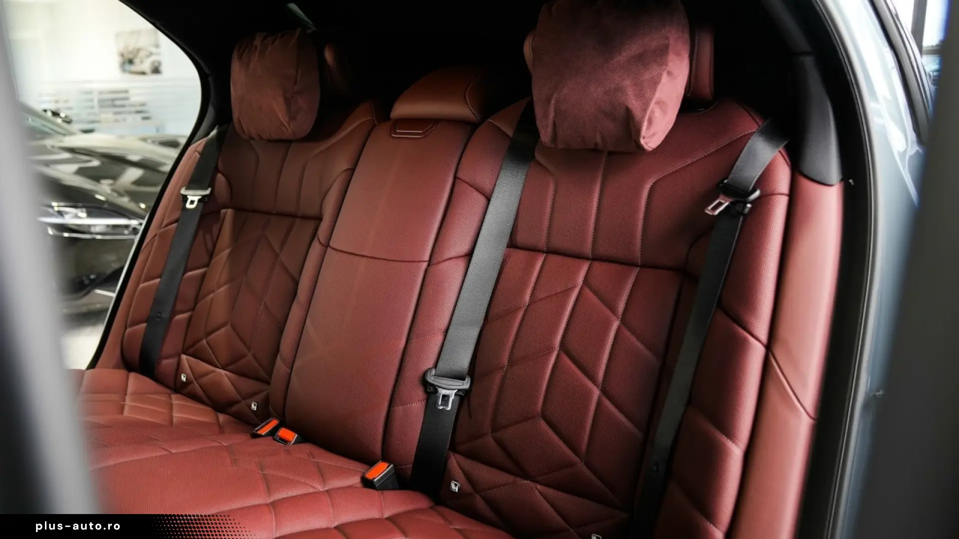 BMW 740xd M SPORT PRO Rear Interior SkyLounge